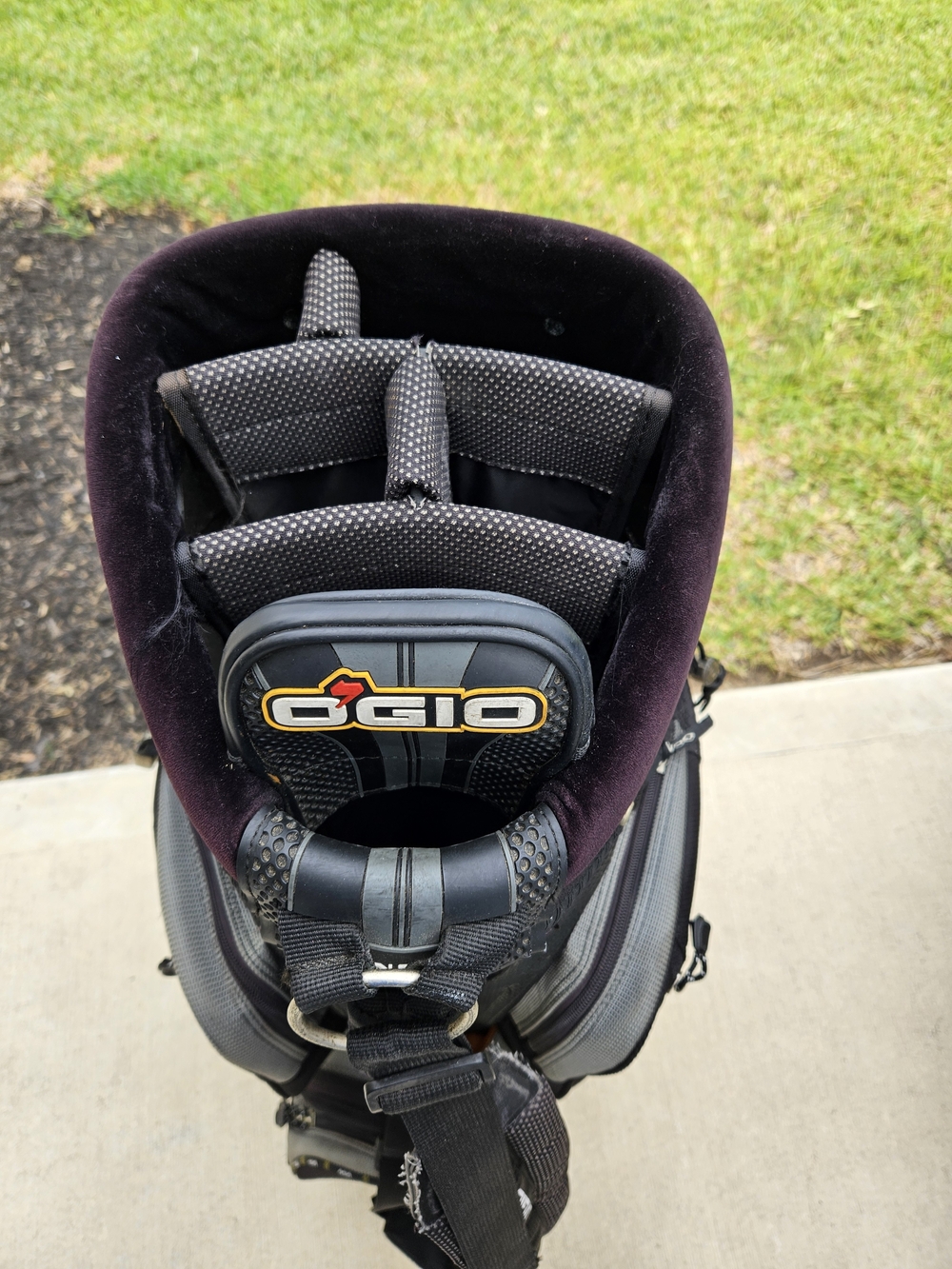 OGIO SPORT Stealth Cart Golf BagBlack/Grey 6 Way 8 Zip Pockets
